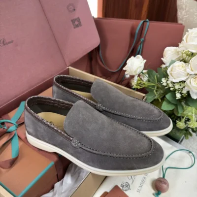 LP - Summer Walk Crocodile - Warm Grey