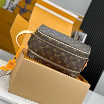 LV - Dopp Kit - Monogram Canvas Brown Interior - M46694