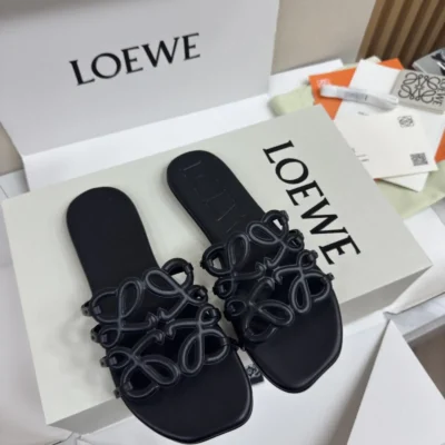 Lw - Petal Anagram Slide in Black