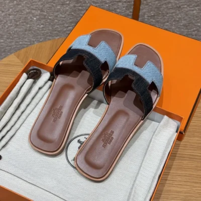 Hr - Oran - Primary and Light Blue