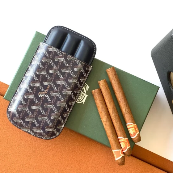 Churchill 3 Cigar Case - Navy Blue