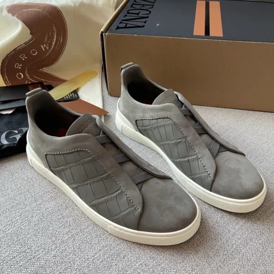 Zegnax - Gray Crocodile triple stitch