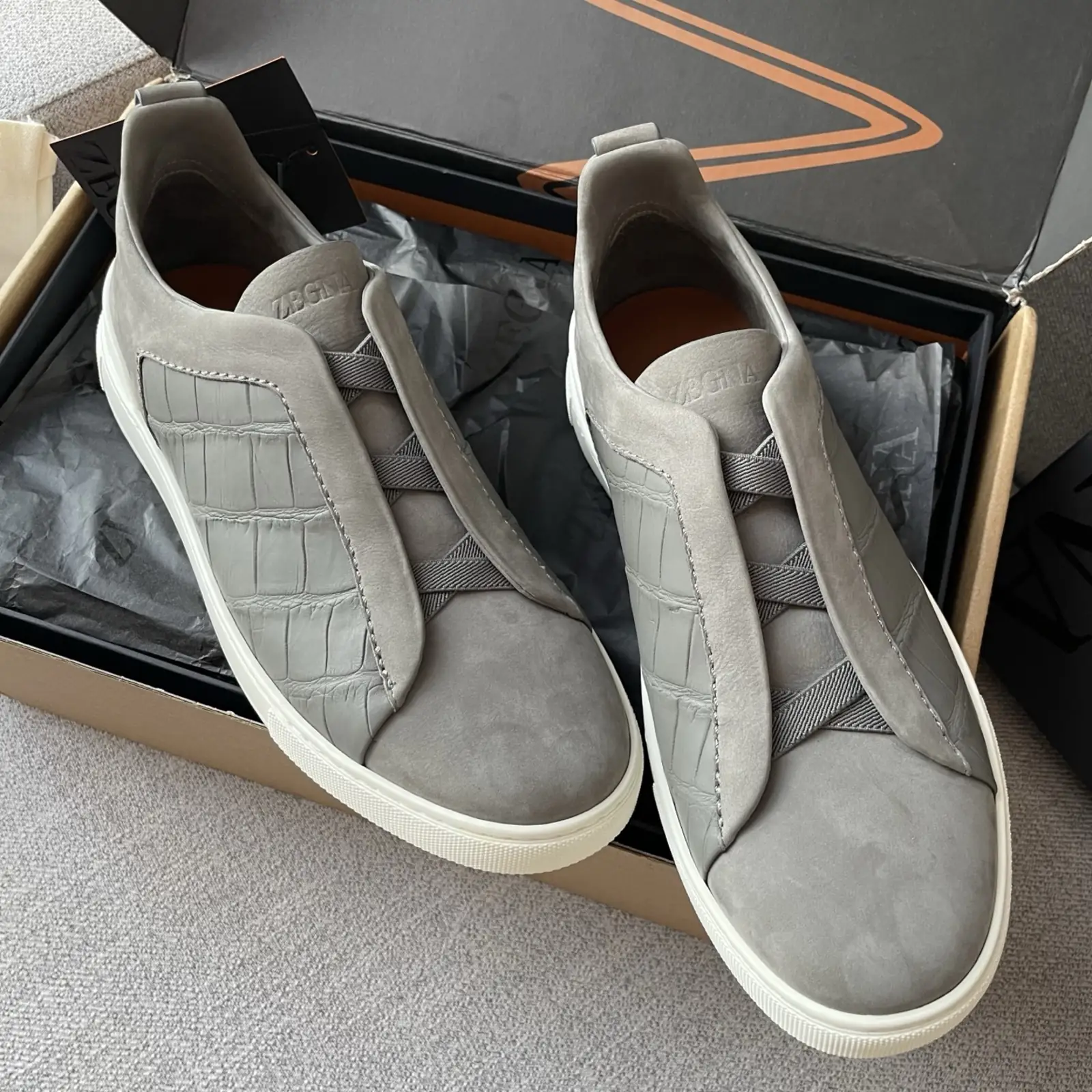 Zegnax - Gray Crocodile triple stitch - Image 2