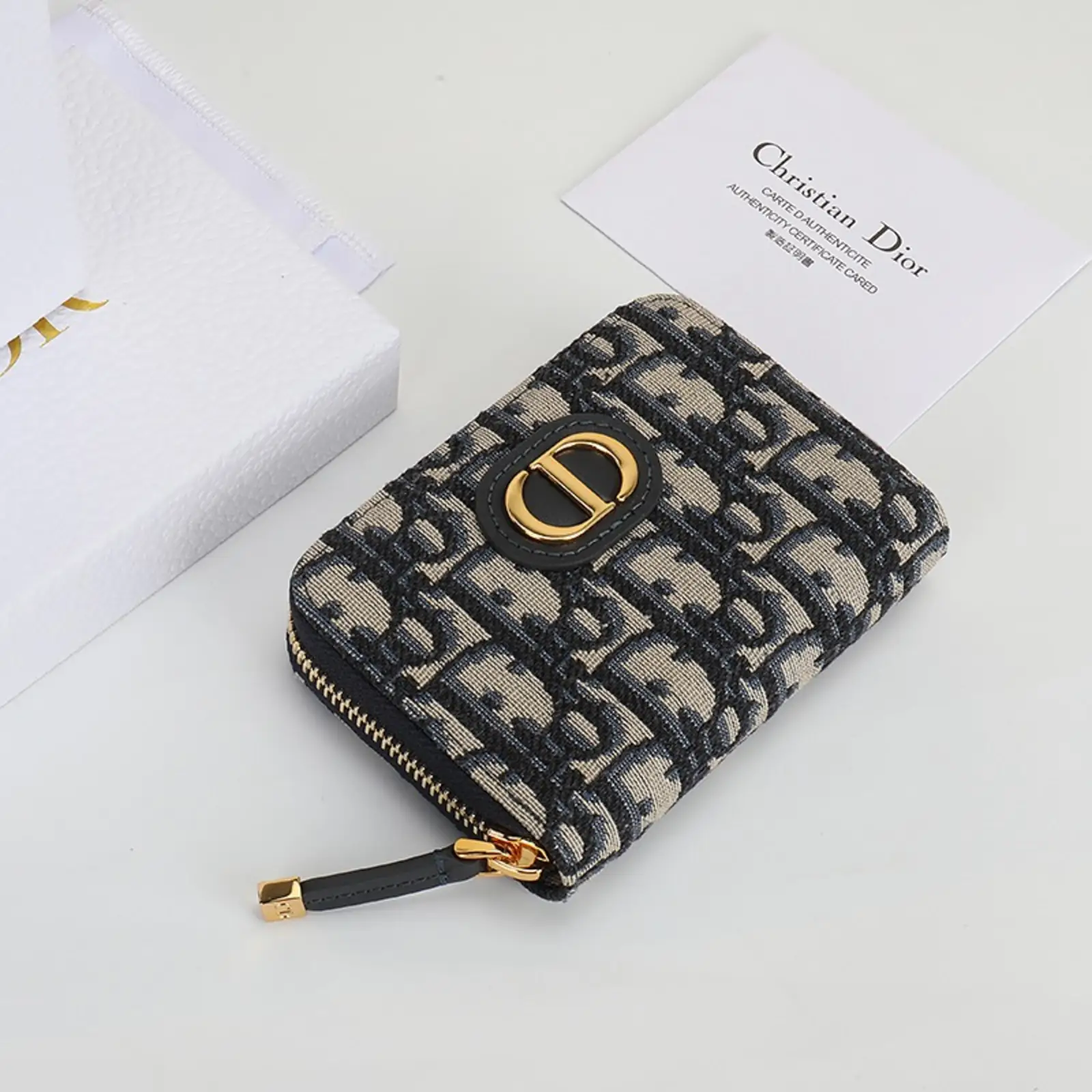 Small 30 Montaigne Voyageur Coin Purse - Image 3