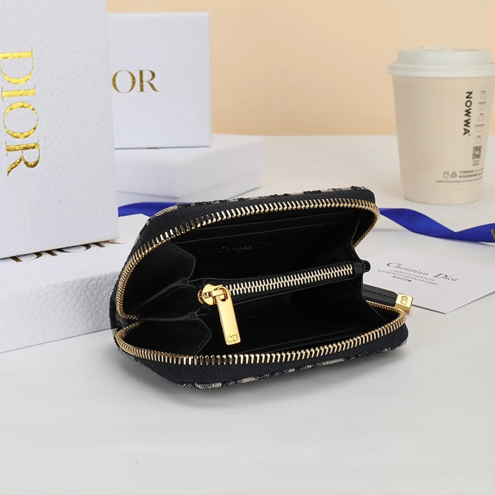 Small 30 Montaigne Voyageur Coin Purse - Image 5