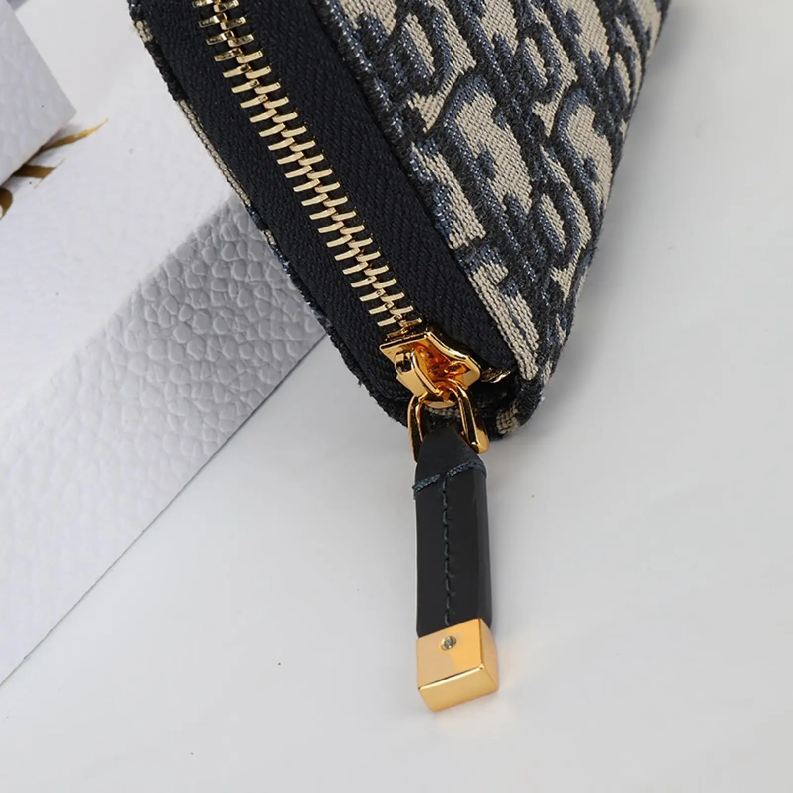 Small 30 Montaigne Voyageur Coin Purse - Image 6