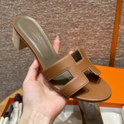 Oasis Sandals Calfskin Gold
