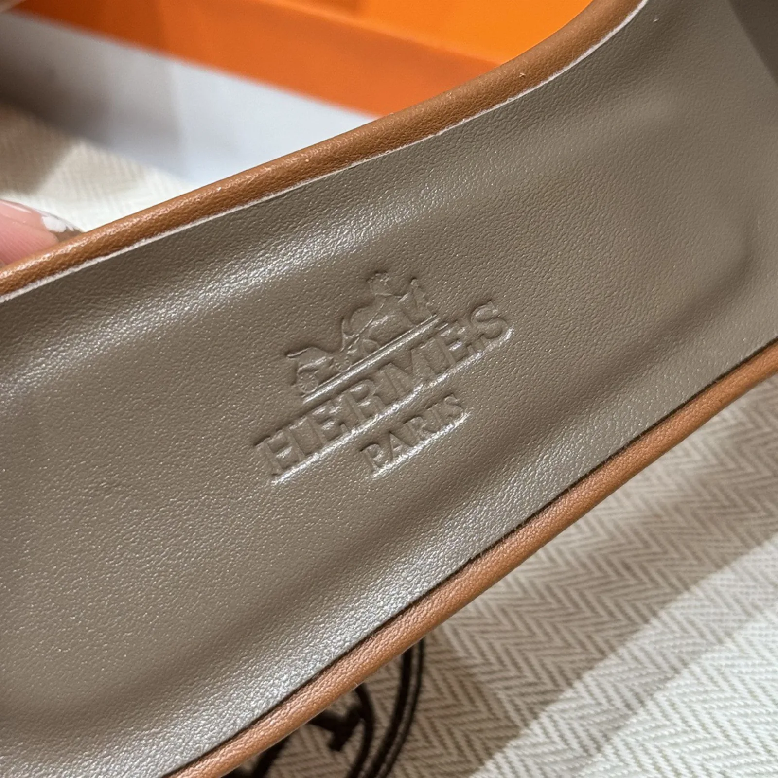 Oasis Sandals Calfskin Gold - Image 5