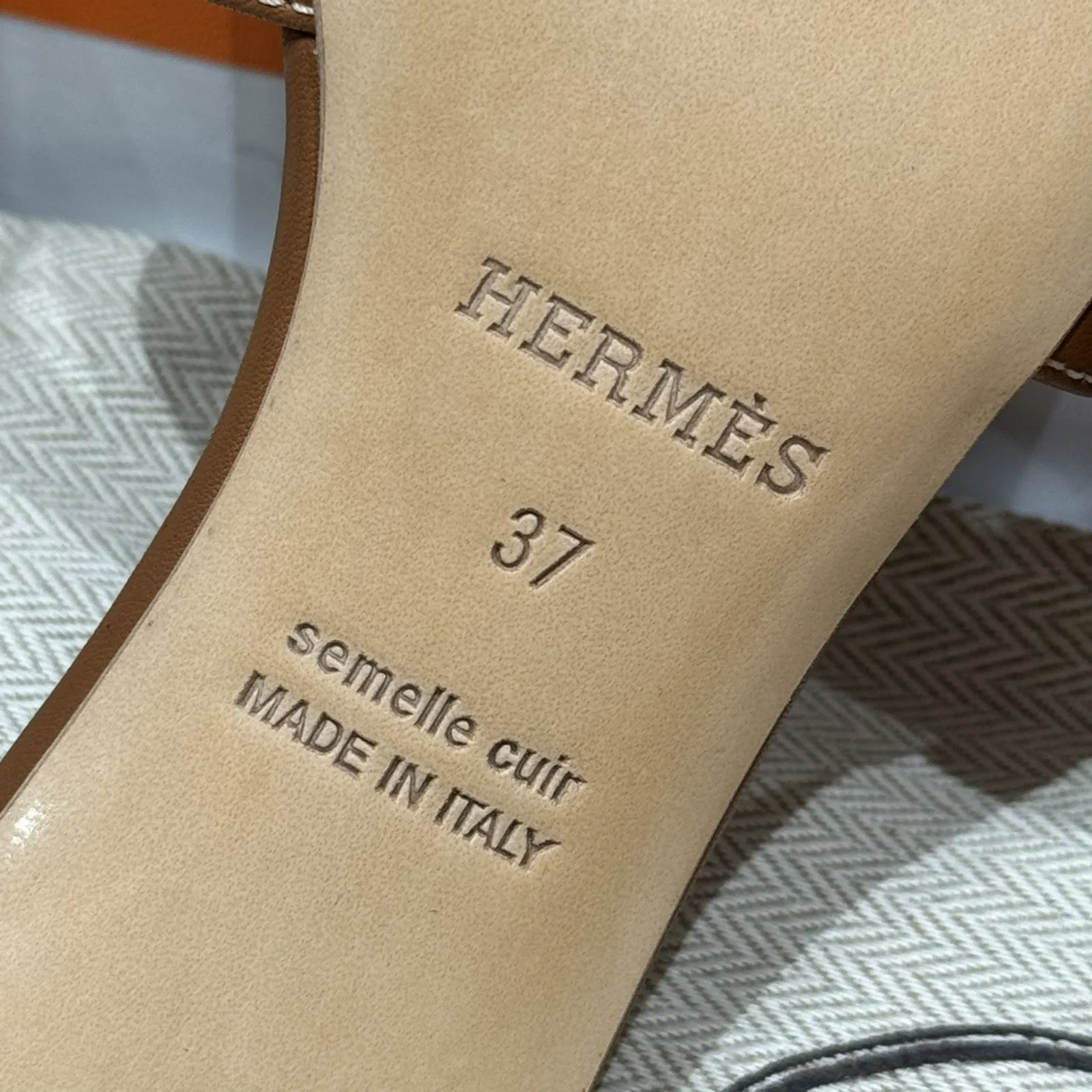 Oasis Sandals Calfskin Gold - Image 6