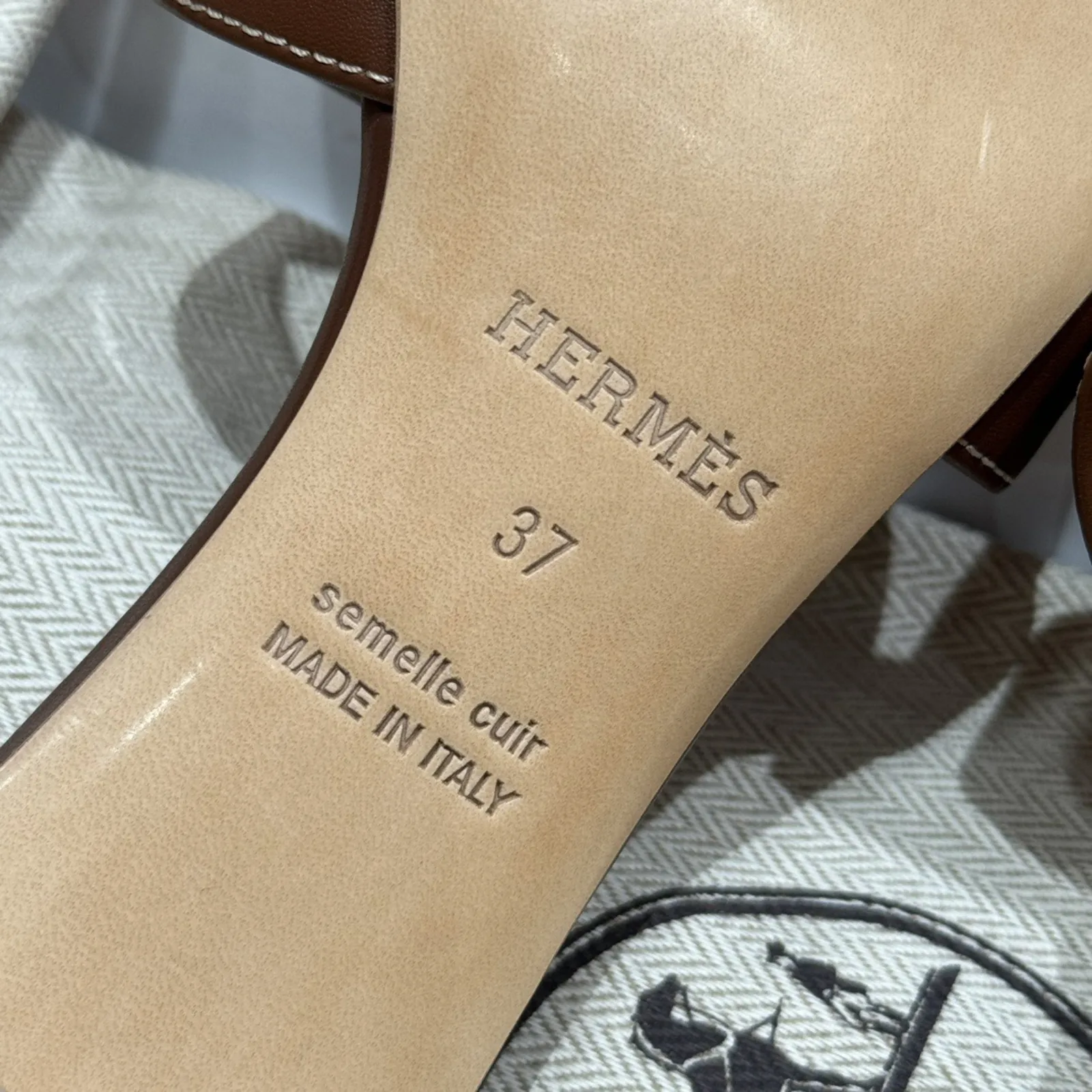 Oasis Sandals Rouge Sellier - Image 5