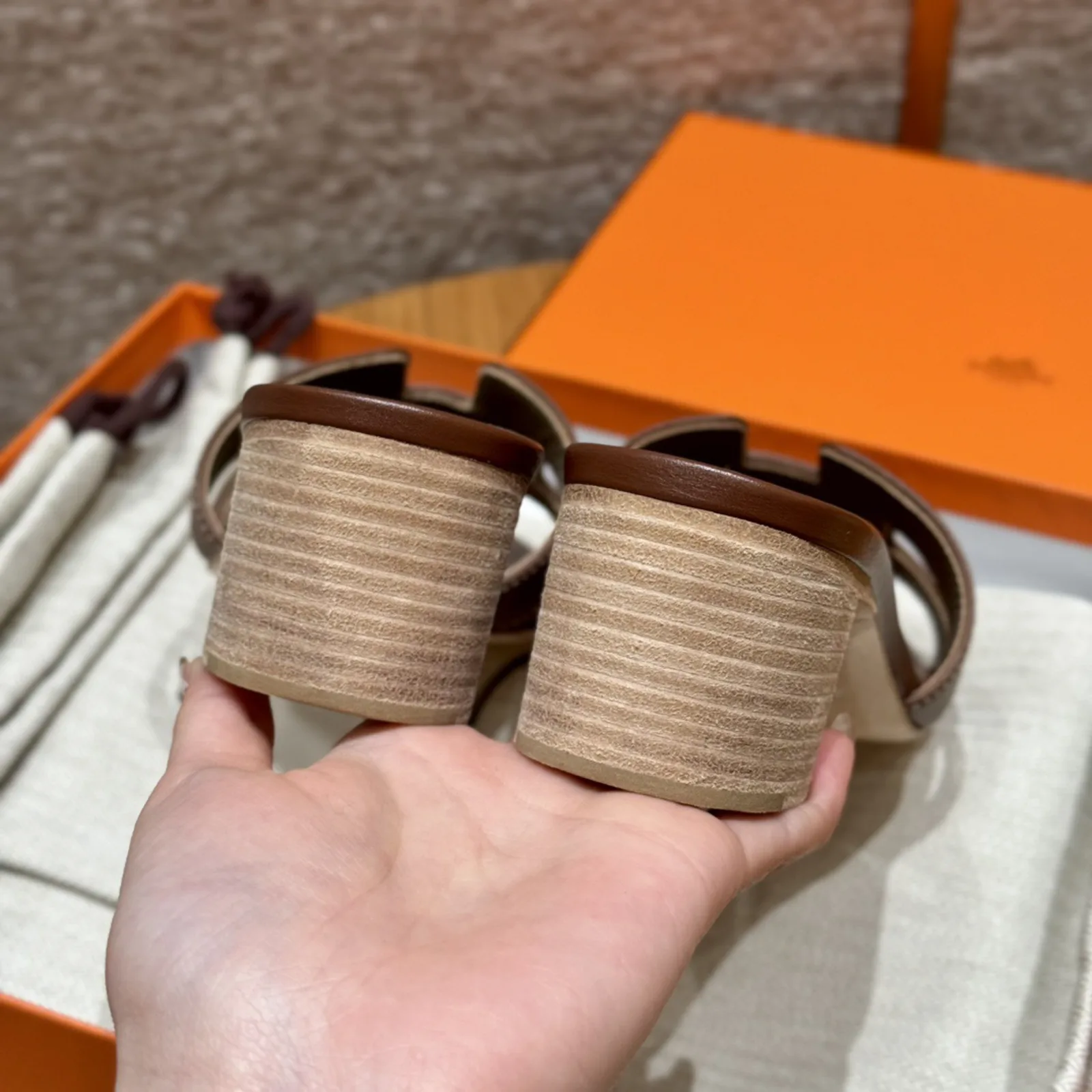 Oasis Sandals Rouge Sellier - Image 4