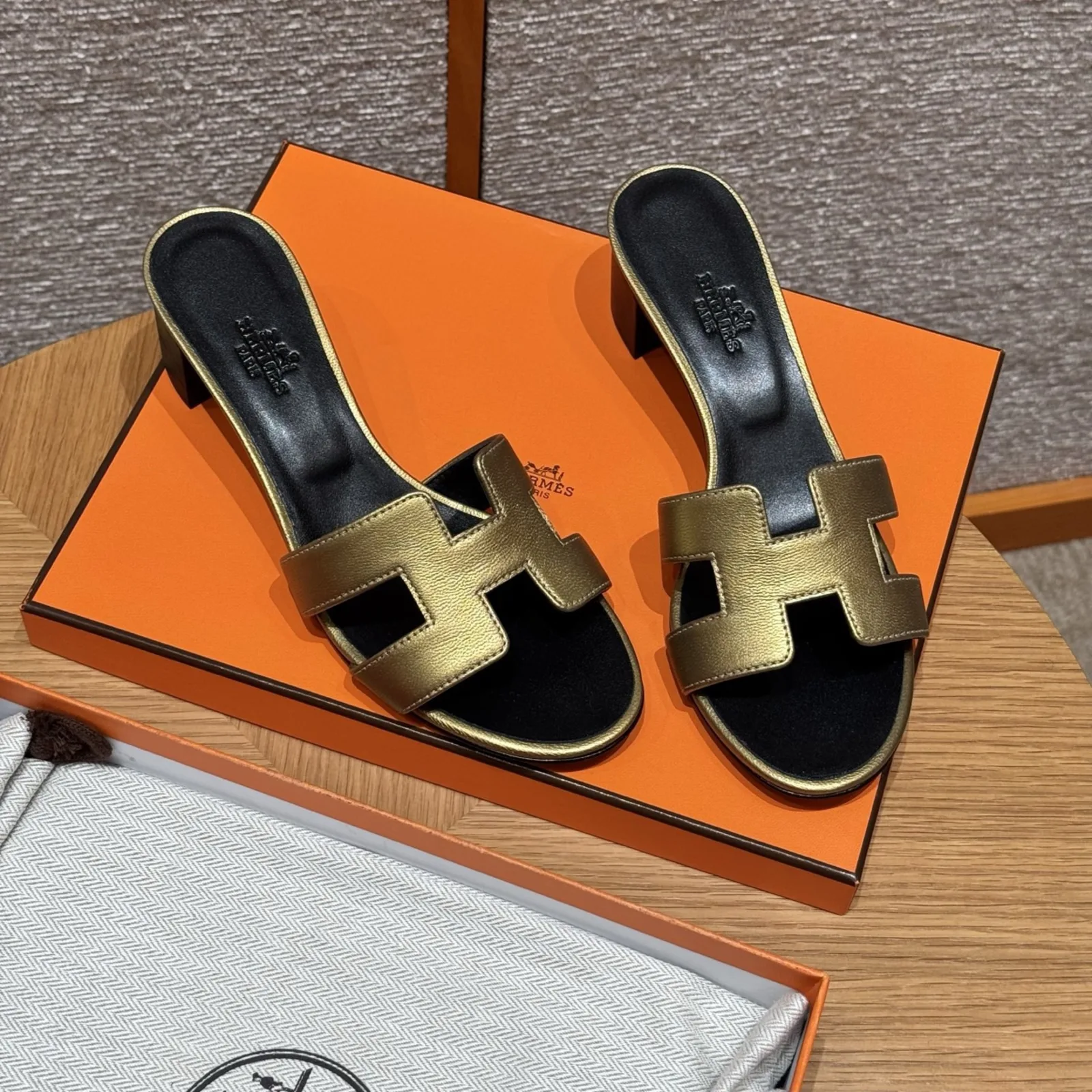 Oasis Sandals Gold - Image 4