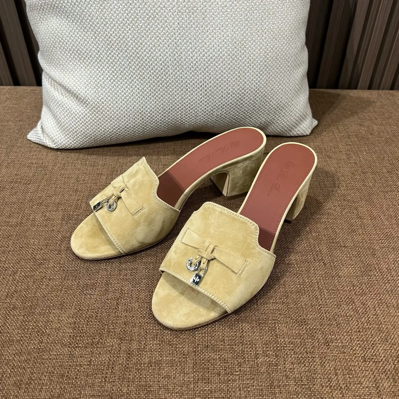 Summer Charms Beige - Image 4