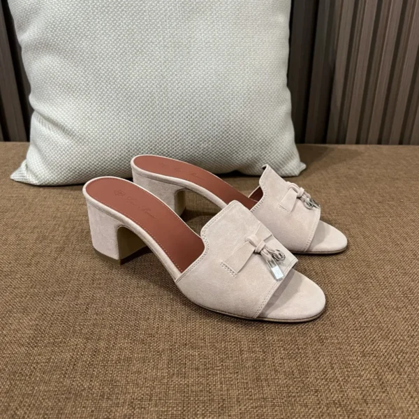 Summer Charms Light Beige