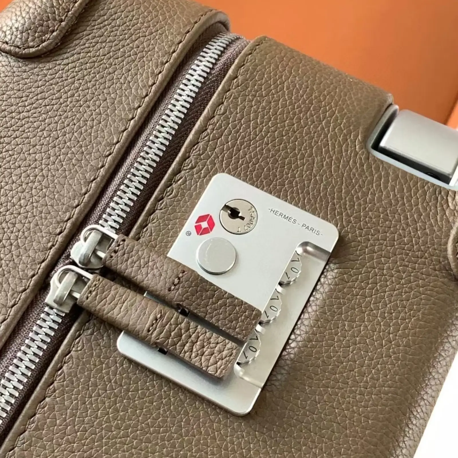 Cabin Suitcase Etoupe - Image 5