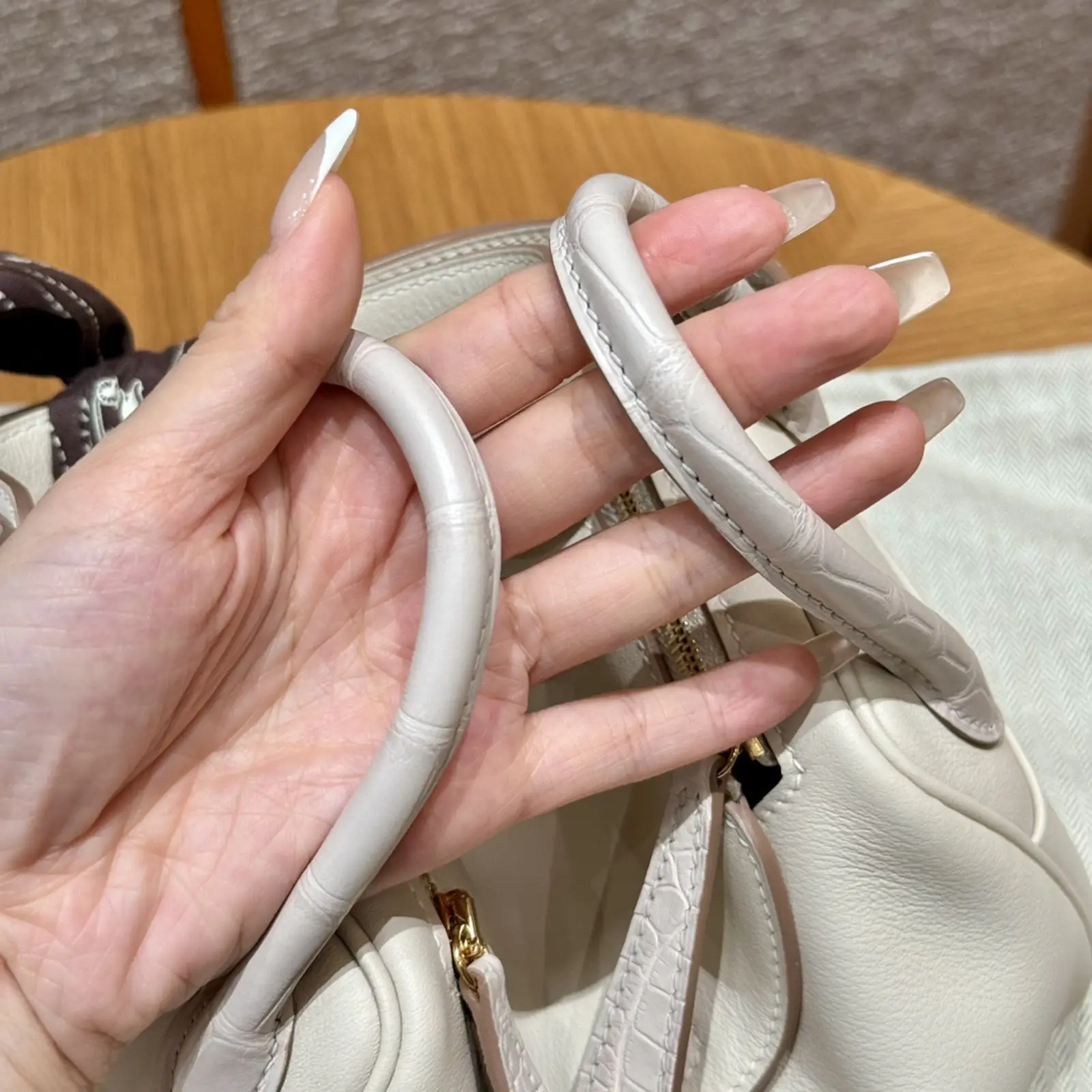 Mini Lindy Craie Matte Alligator - Image 4