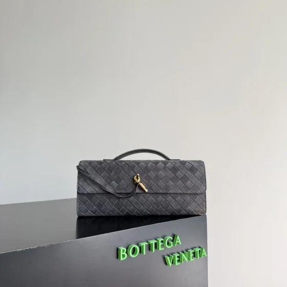 BV Andiamo Clutch Suede