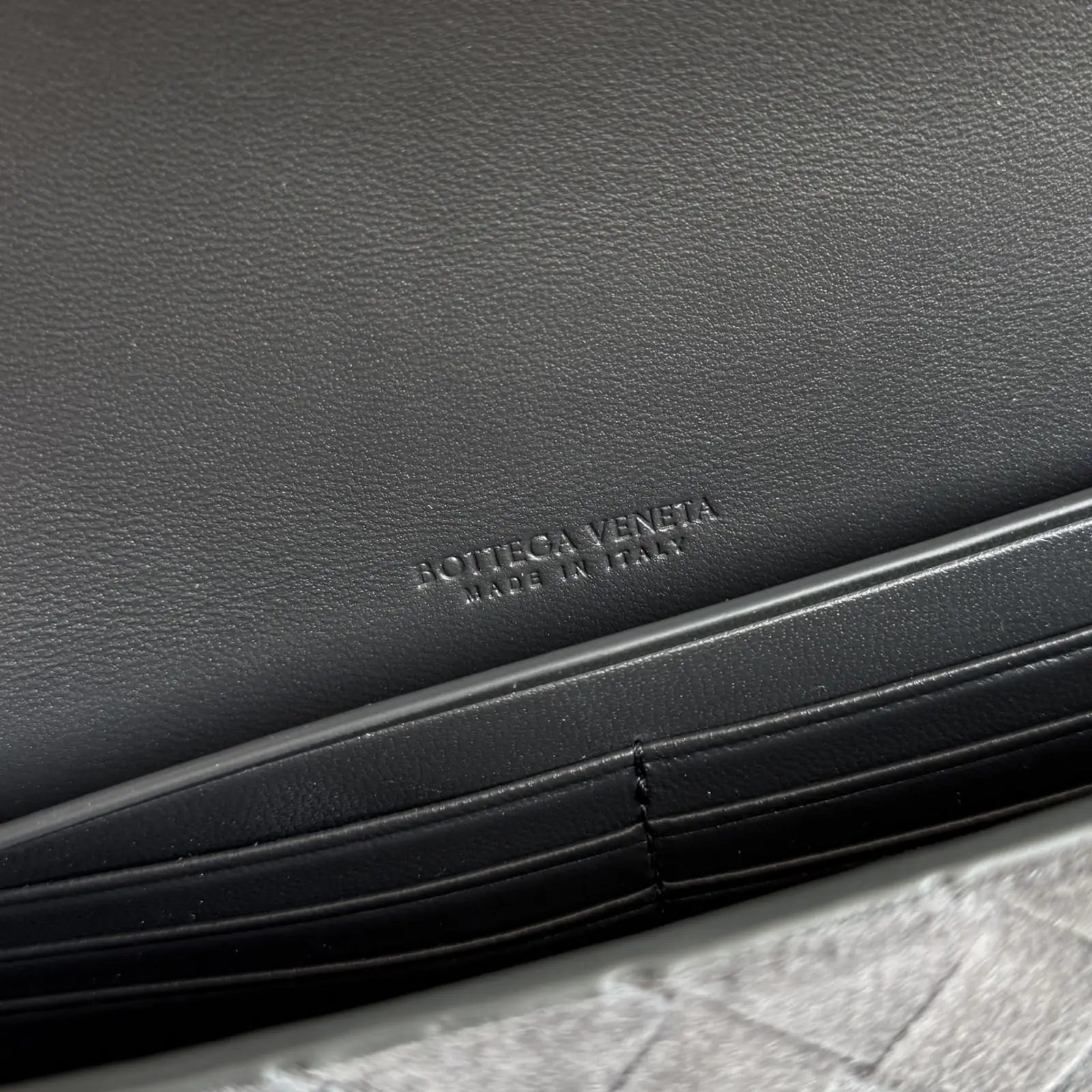 BV Andiamo Clutch Suede - Image 6