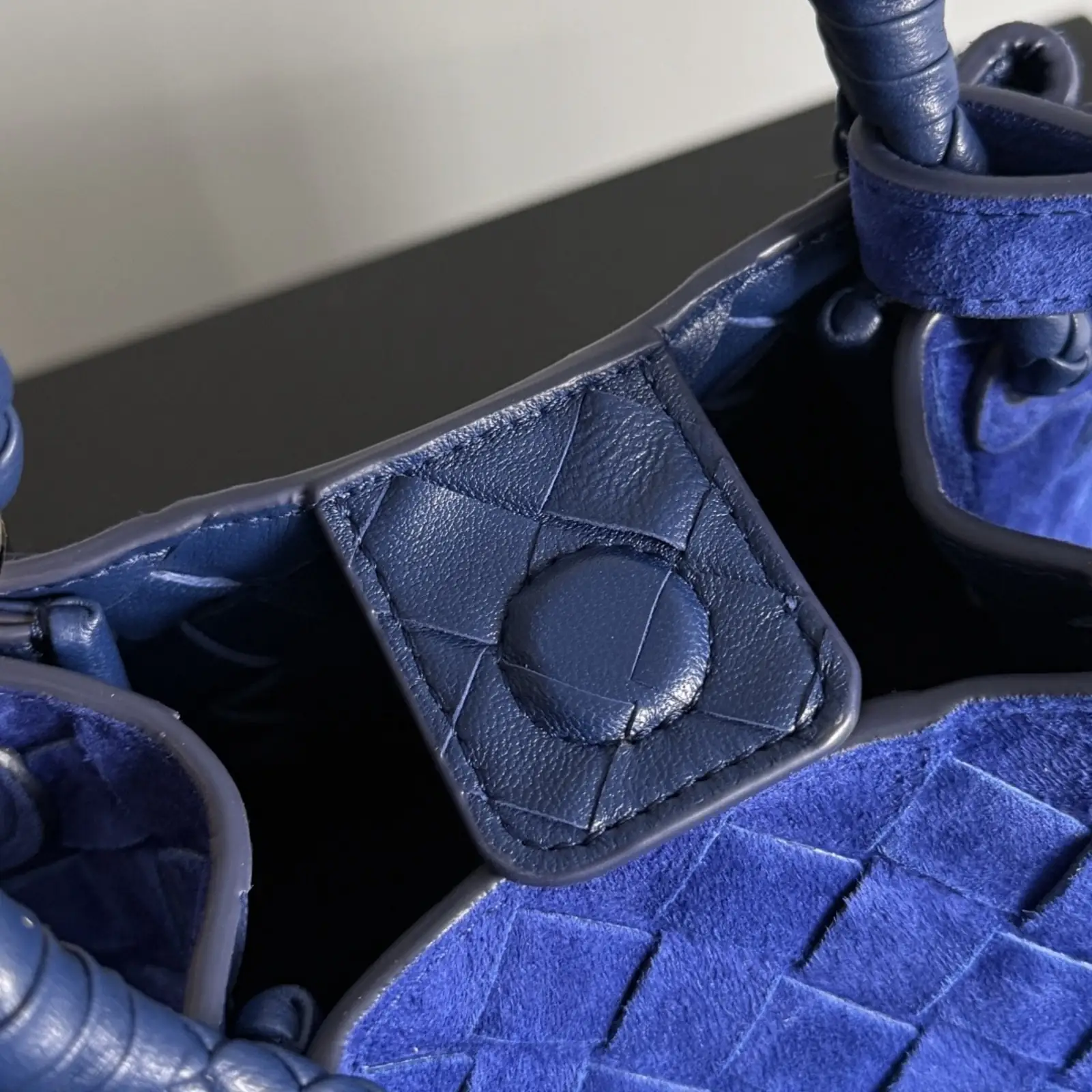 BV Parachute Suede - Image 5