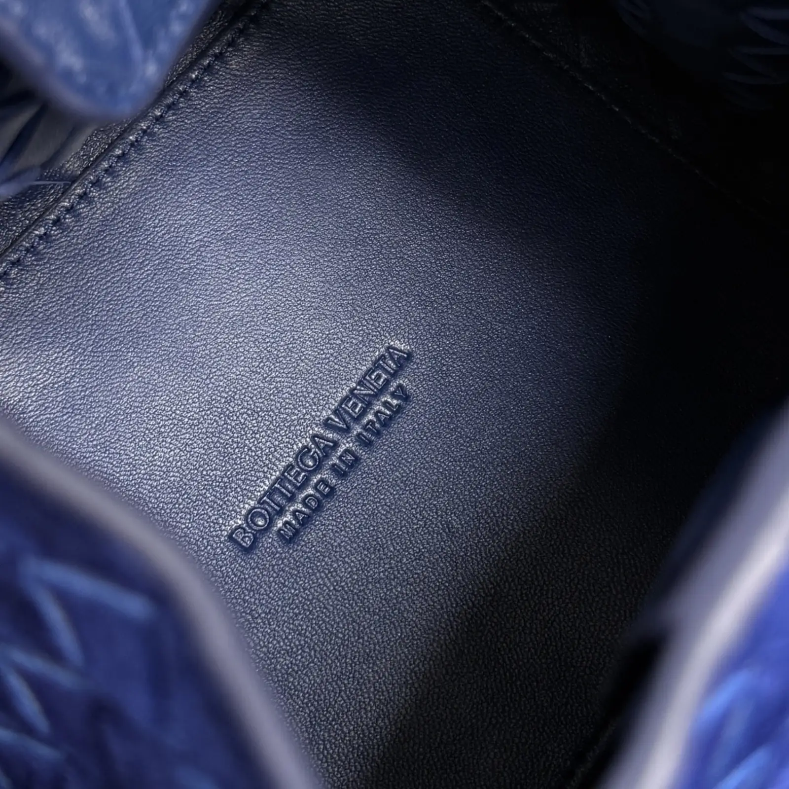 BV Parachute Suede - Image 4