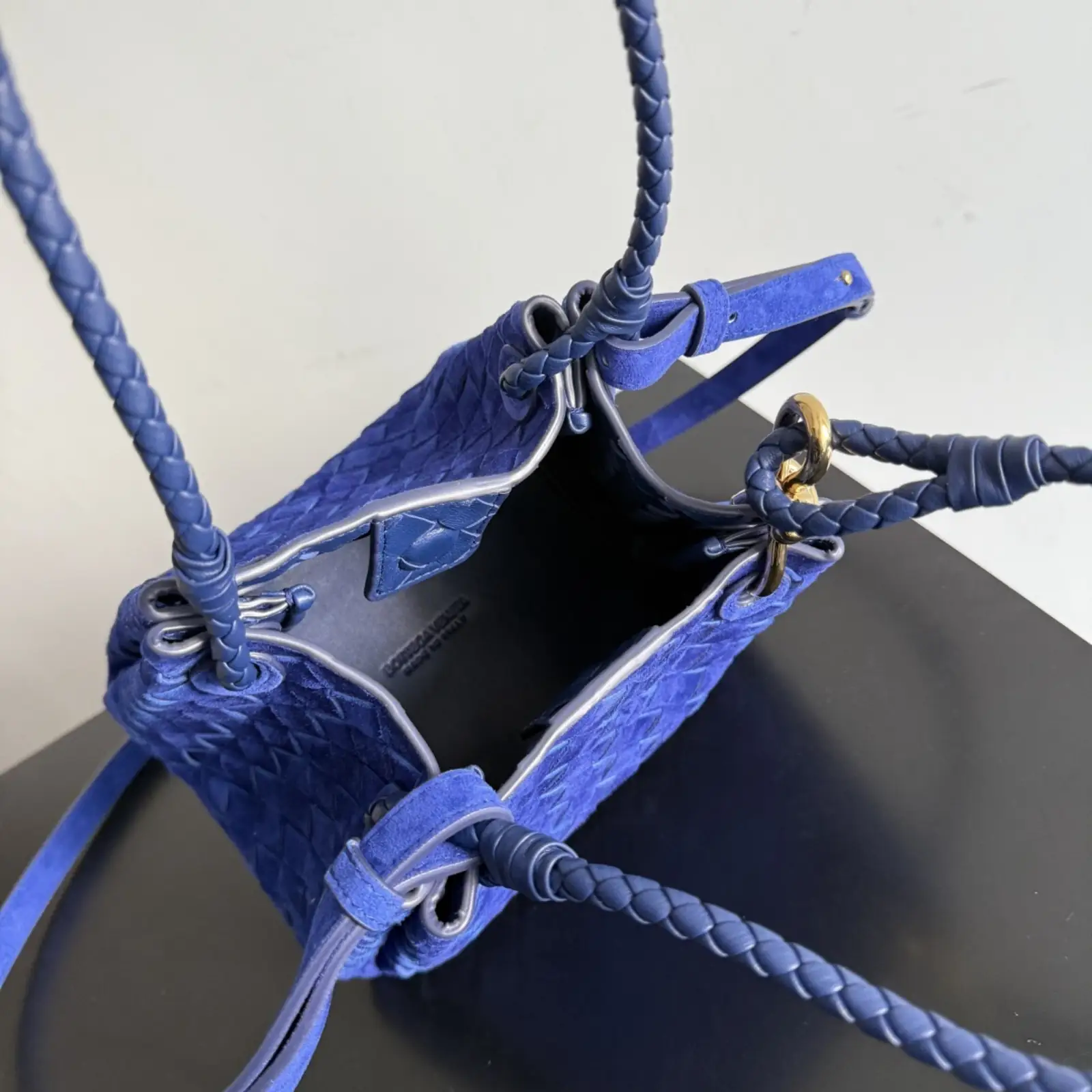 BV Parachute Suede - Image 3