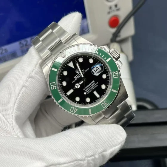 Submariner Date Starbucks