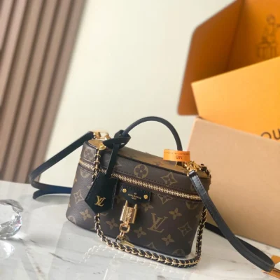 LV Vanity Chain Pouch