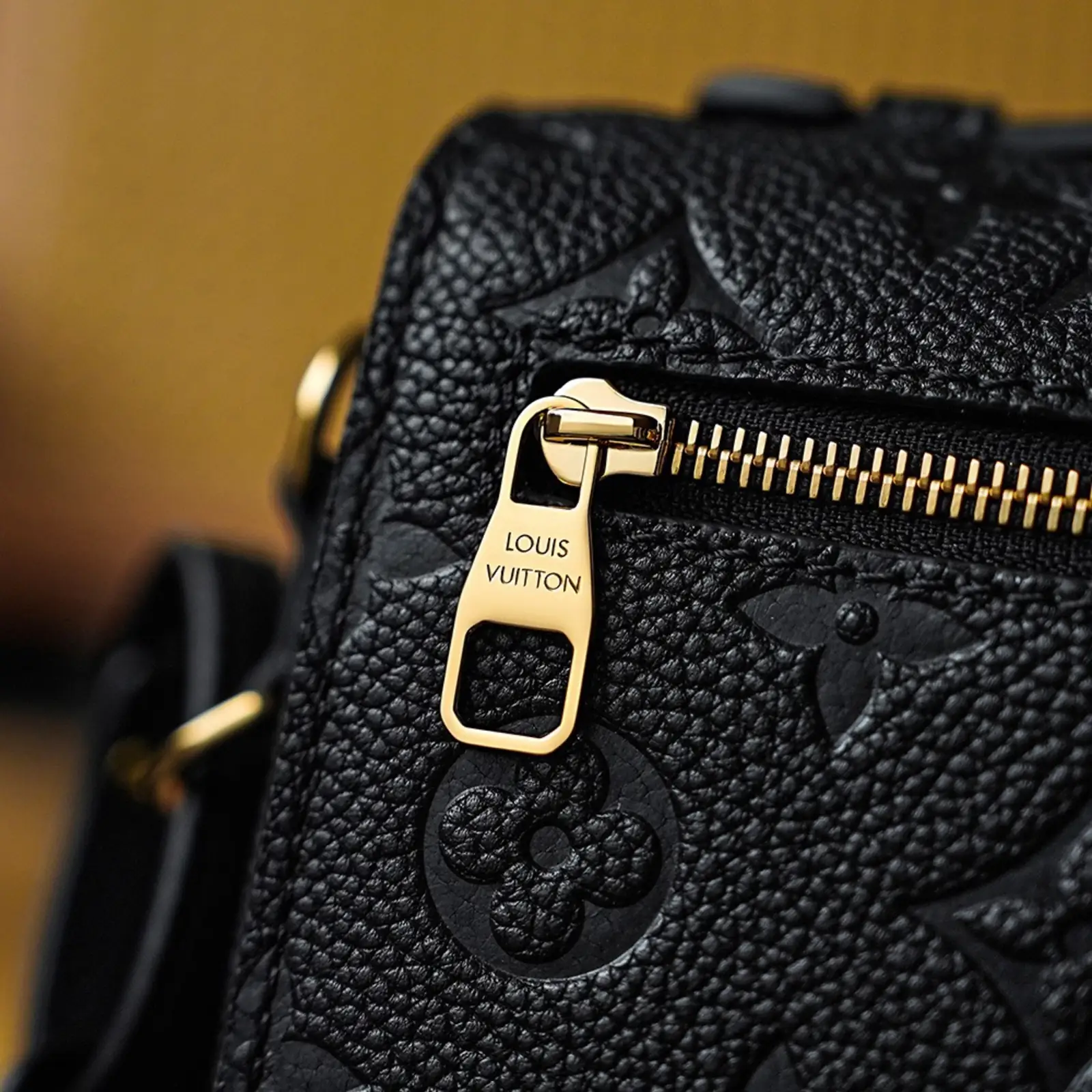 LV Metis Black - Image 6