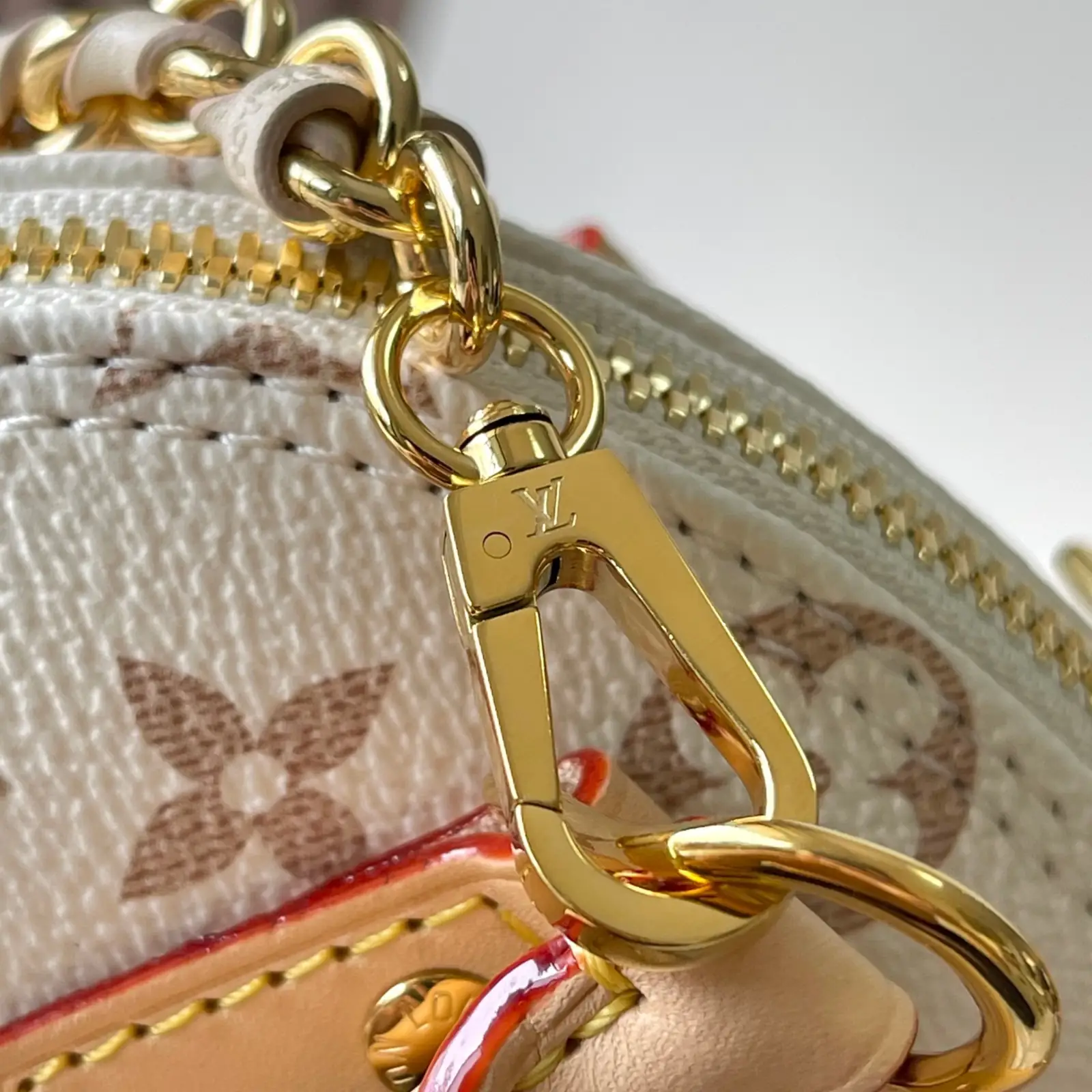 LV Alma BB White - Image 4