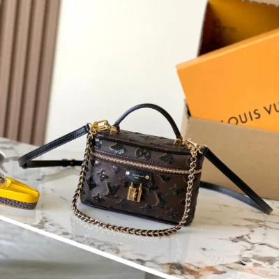 LV Vanity Chain Pouch Noir