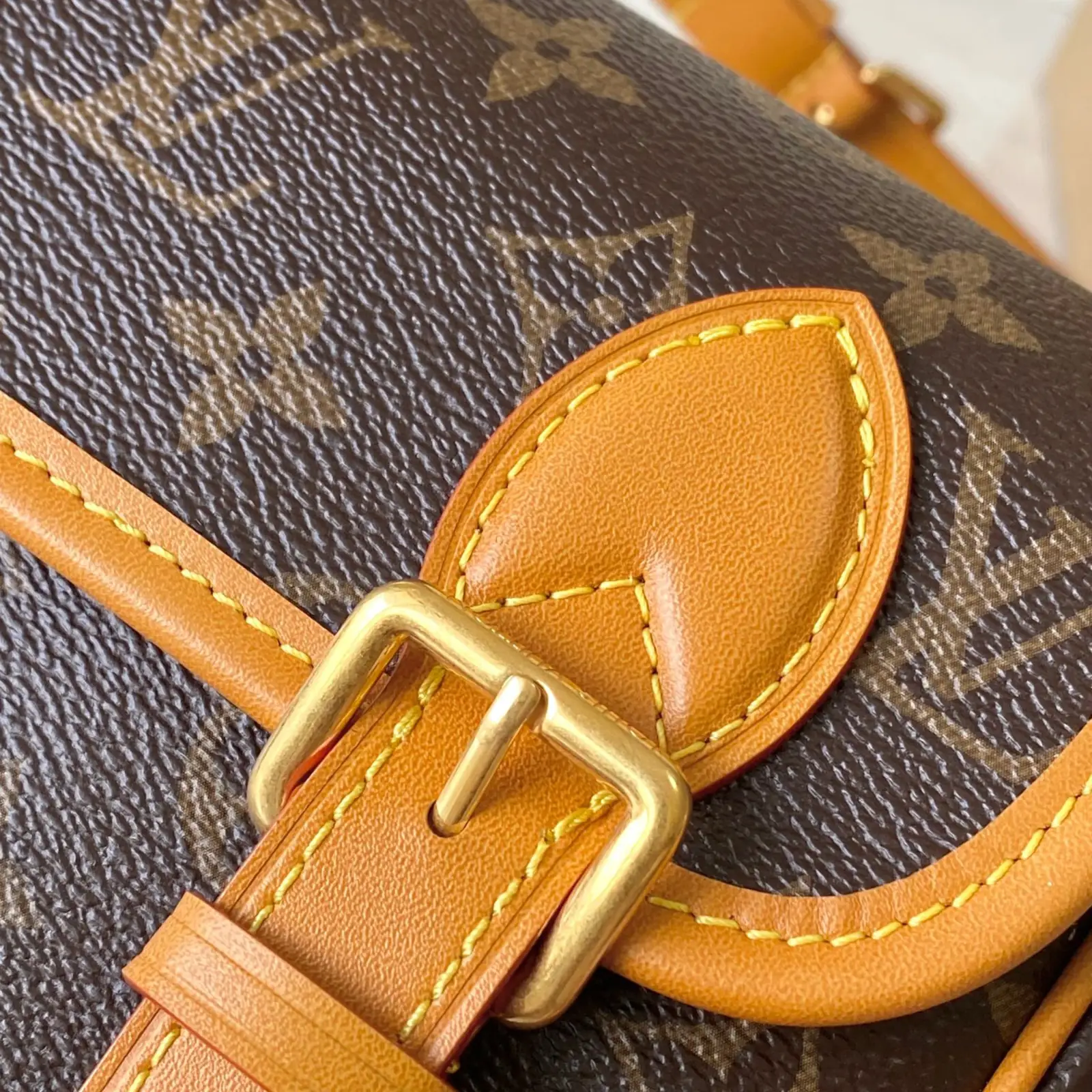 LV Satchel Archive - Image 4