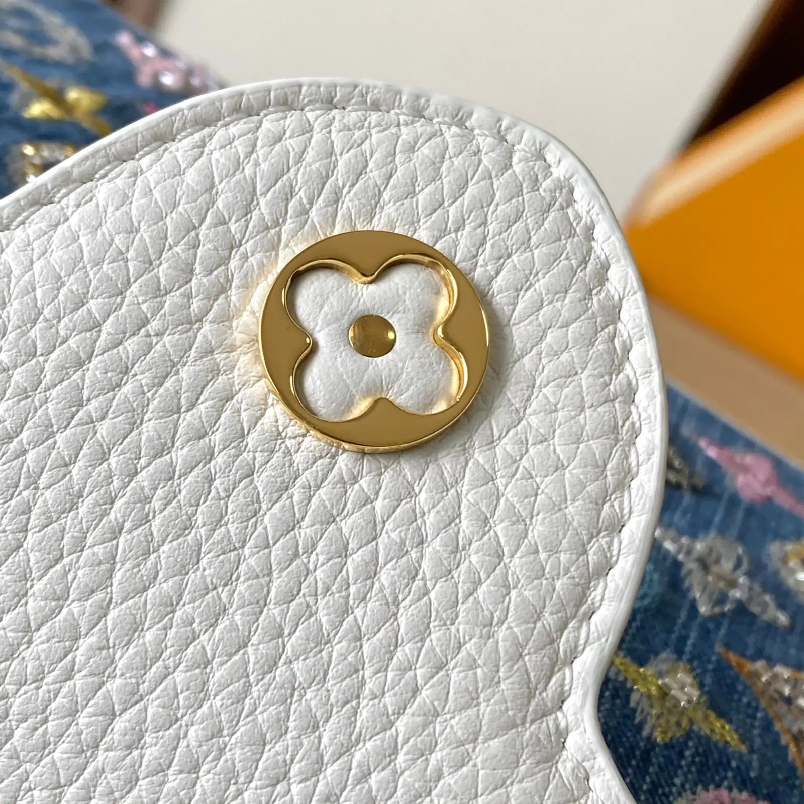 LV Capucines mini Denim Blue - Image 5