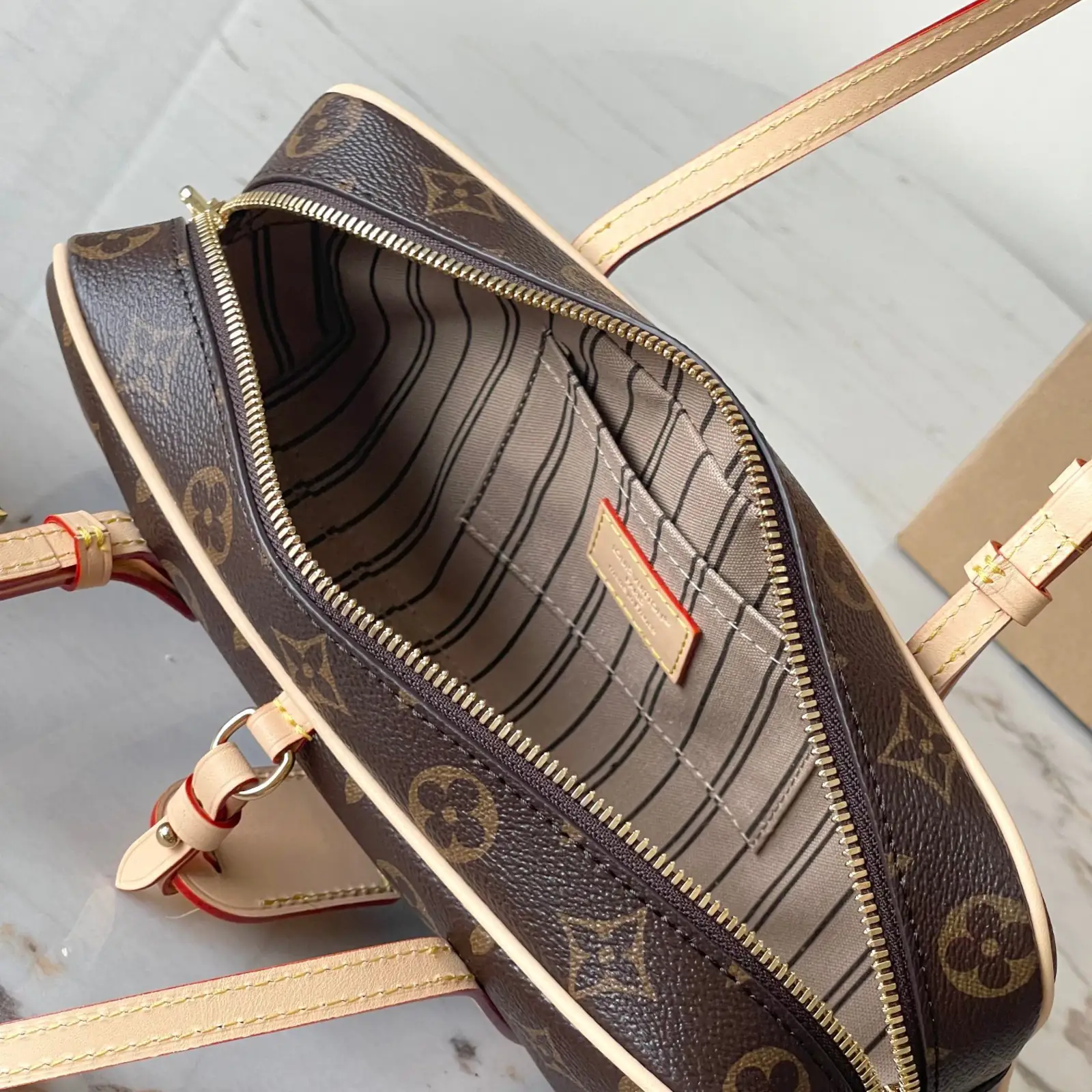 LV Hang On - Image 6