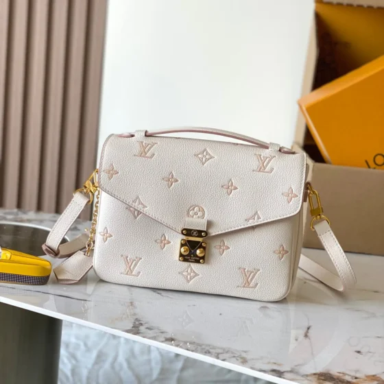 LV Pochette Metis Empreinte