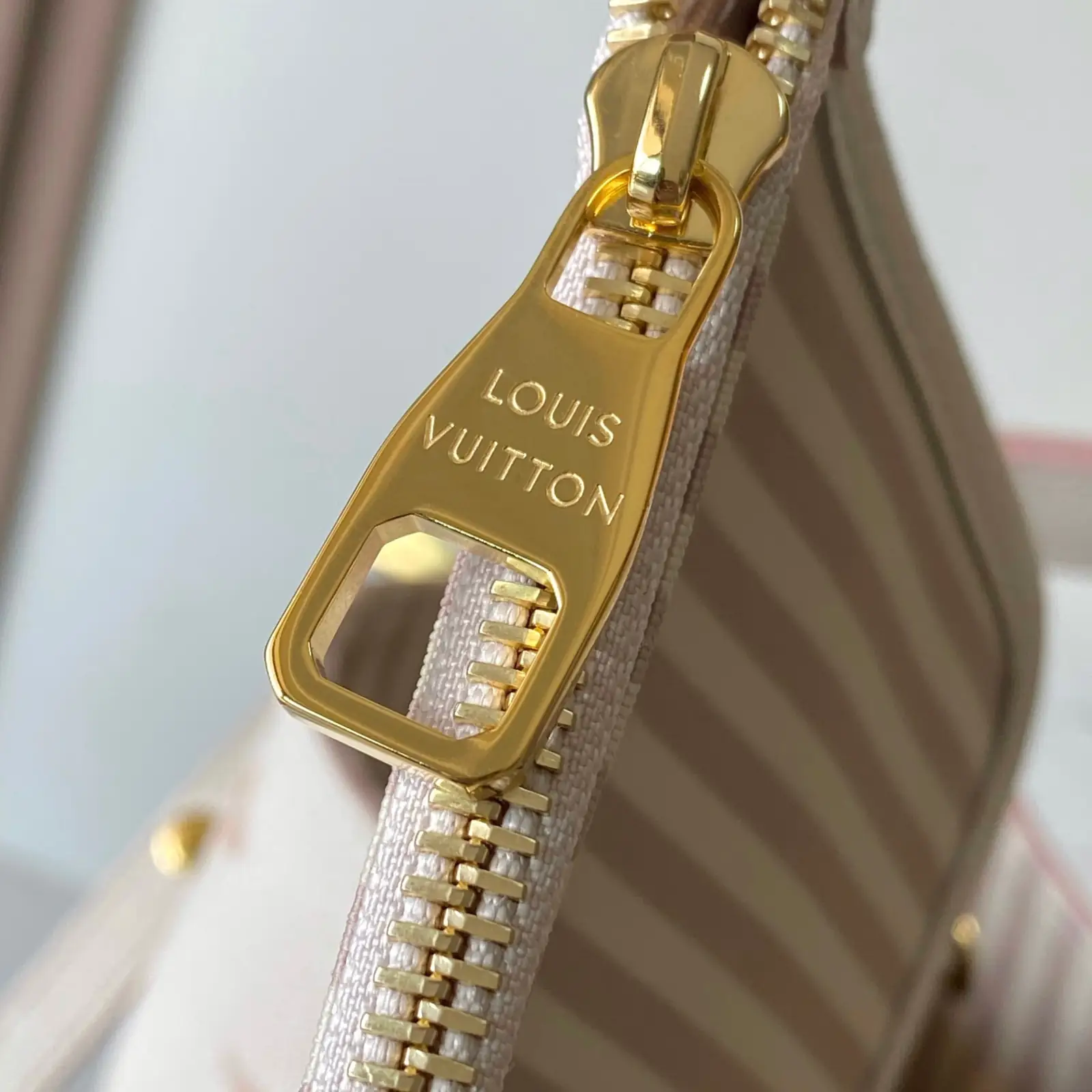 LV NeoNoe Empreinte - Image 7