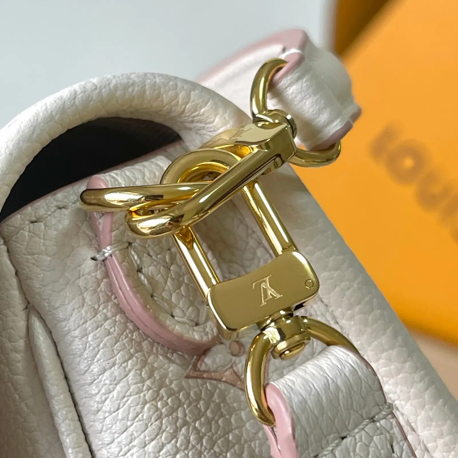 LV Nano Diane Empreinte - Image 4