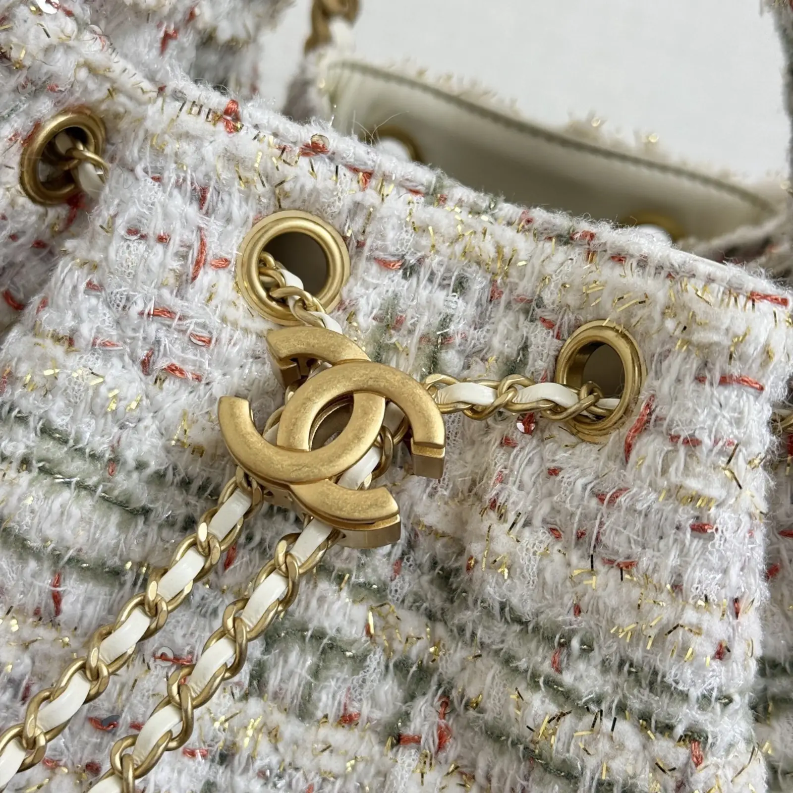 CH 25 Small Wool Tweed Handbag - Image 3