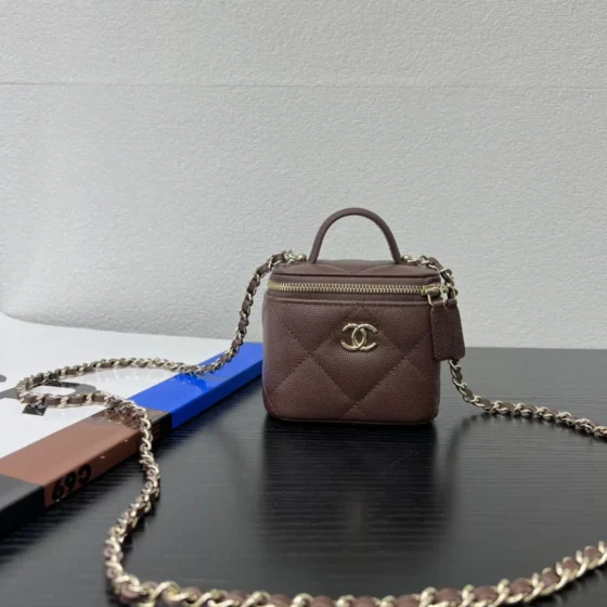 CH - Small Toiletry bag with chain