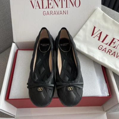 VT - Black Ballerinas