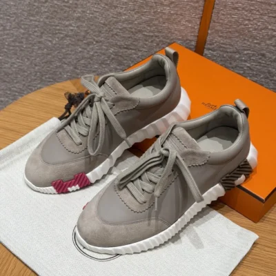 HR - Etoupe Bouncing Sneaker